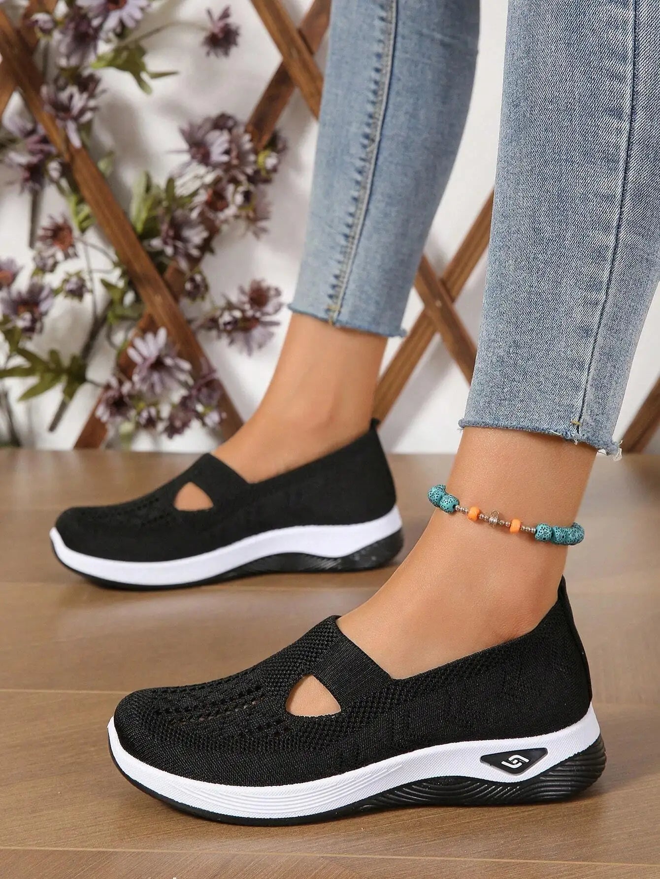 Breathable Women's Knitted Casual Sneakers Low Top Summer Shoes
